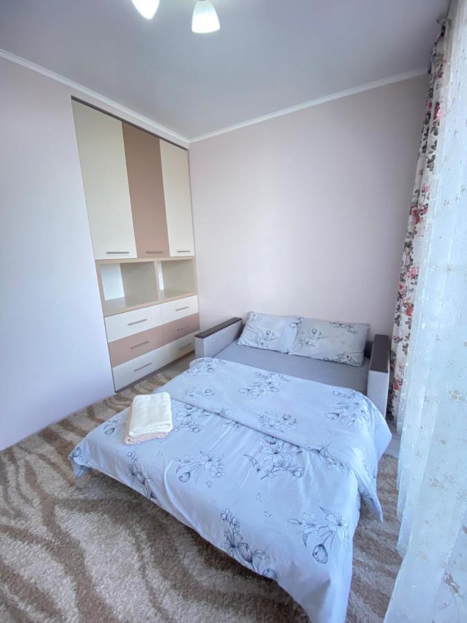 Two Bedroom Large Apartment In Chisinau Exterior foto
