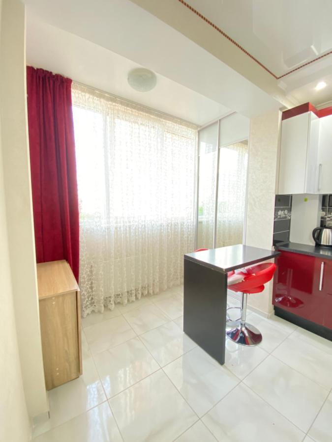 Two Bedroom Large Apartment In Chisinau Exterior foto