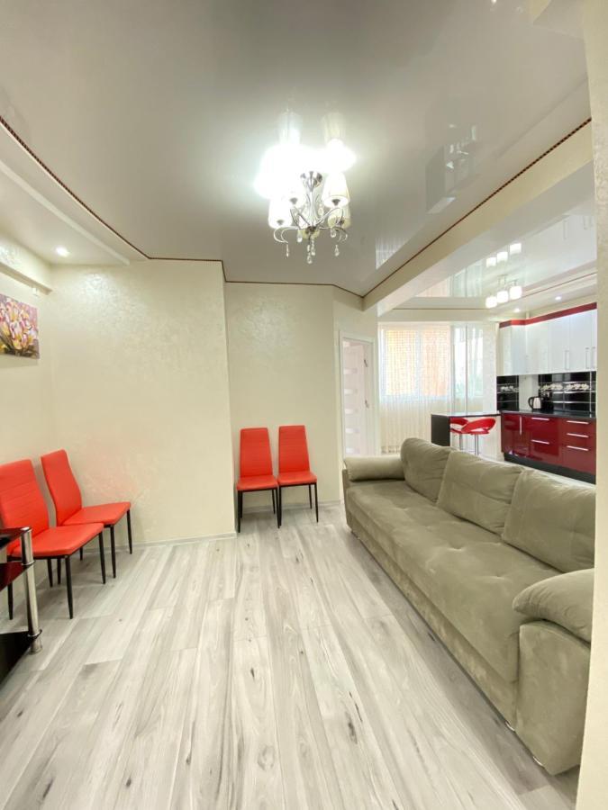 Two Bedroom Large Apartment In Chisinau Exterior foto