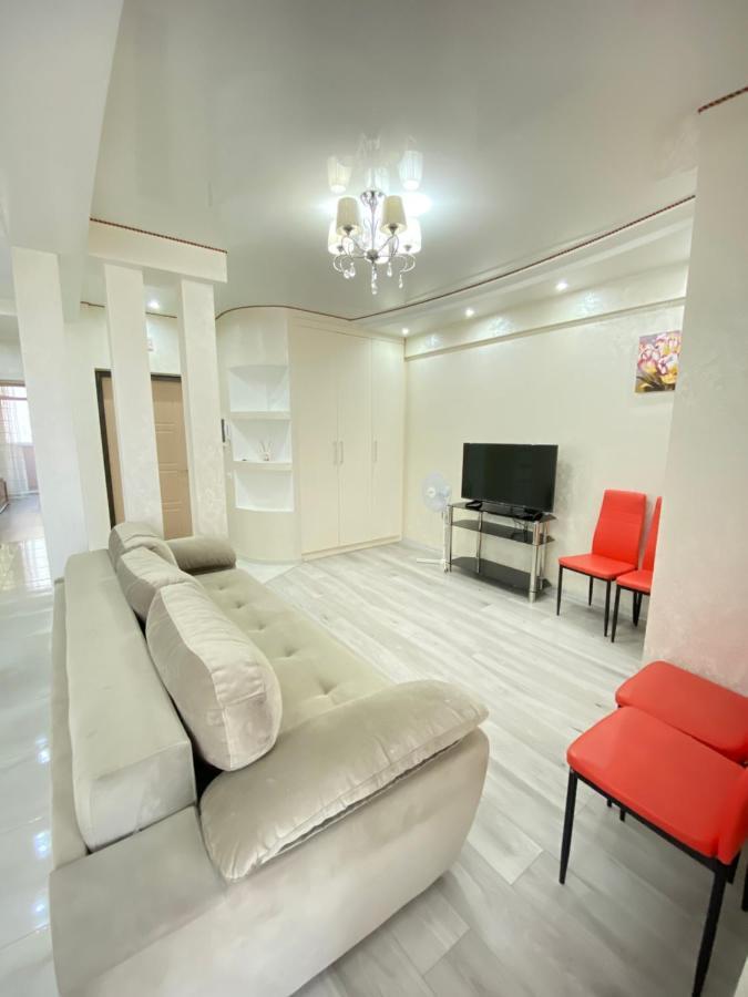 Two Bedroom Large Apartment In Chisinau Exterior foto
