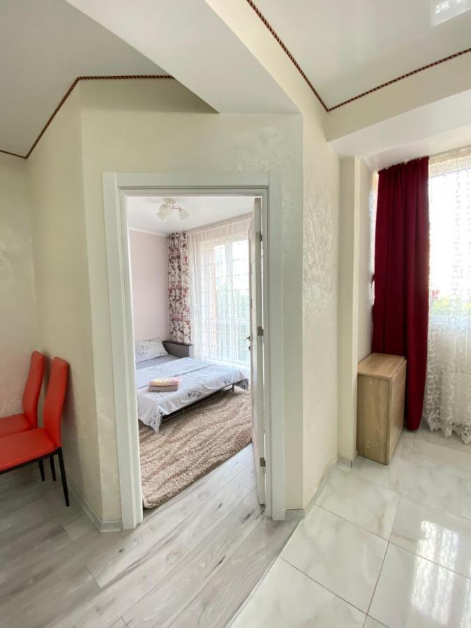 Two Bedroom Large Apartment In Chisinau Exterior foto