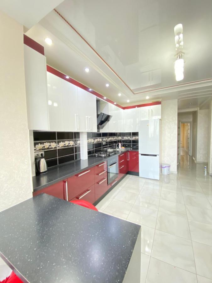 Two Bedroom Large Apartment In Chisinau Exterior foto